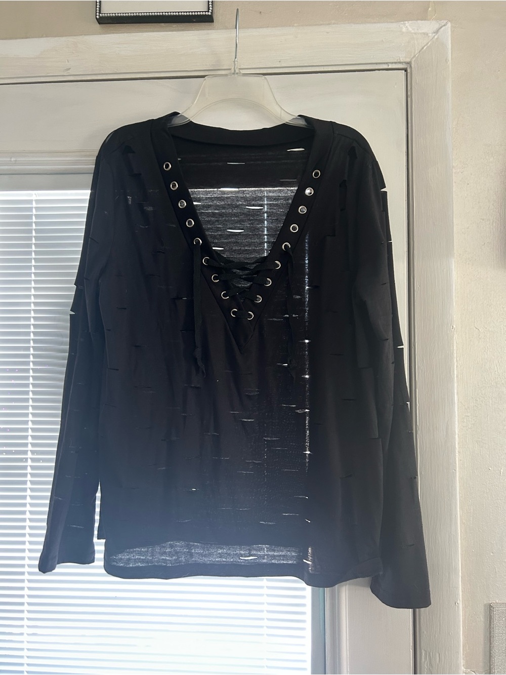 Women’s Black Lace-Up V-Neck Long Sleeve Top